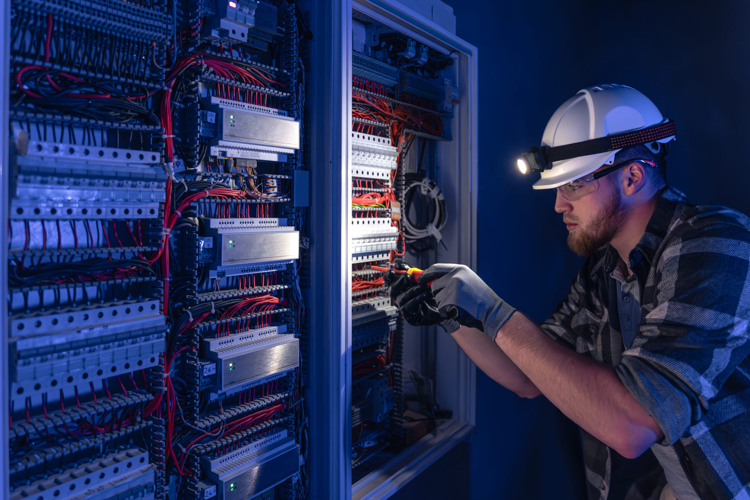 ¿Por qué el Mantenimiento Eléctrico Preventivo Salva a las Empresas?